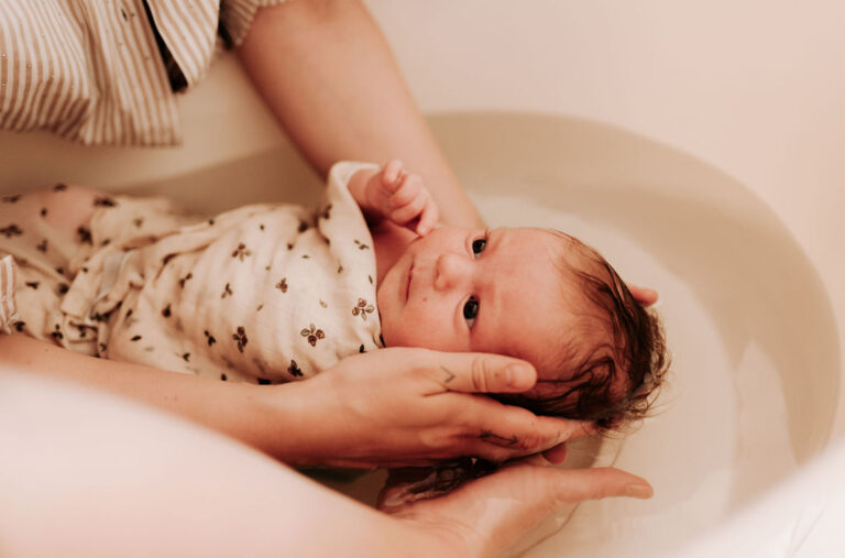 Rituel du bain sensoriel grasse 06 doula accompagnante périnatale bébé allaitement